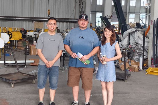 Macchina bordatrice per assi di legno